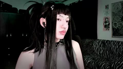 Roxy Independient model Help me to reach 50 thumbs up online show from March 4, 1:33 am