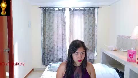 RoxyAron online show from June 21, 1:13 pm