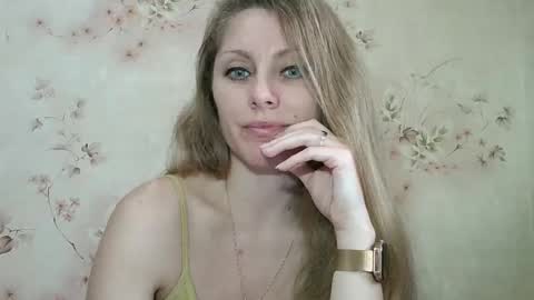 roxyfox18x01 online show from December 14, 8:52 am