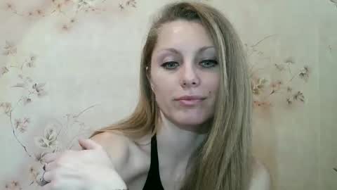 roxyfox18x01 online show from February 6, 6:51 am