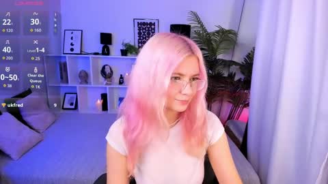 Snapshot of roxypinky chatting on May 23, 2:43 pm Roxy online show from May 23, 2:43 pm