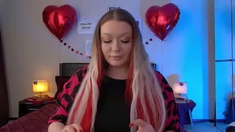 Snapshot of roxystormer chatting on February 22, 6:02 am RoxyStormer online show from February 22, 6:02 am