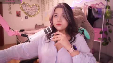 roxysuh online show from December 4, 8:56 am