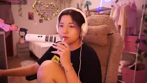 roxysuh online show from August 2, 9:30 am