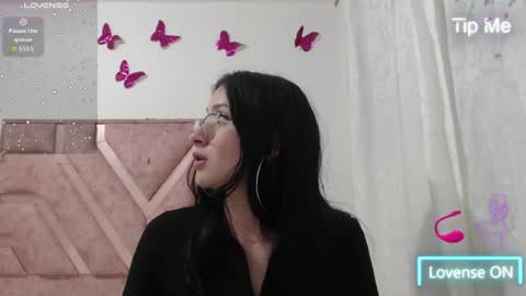 Snapshot of roxyy_fox chatting on July 2, 4:07 am Roxy online show from July 2, 4:07 am