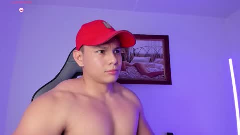 Snapshot of roy__constance chatting on January 17, 3:00 am Roy Constance online show from January 17, 3:00 am