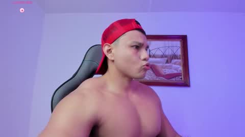 Snapshot of roy__constance chatting on February 15, 8:38 pm Roy Constance online show from February 15, 8:38 pm