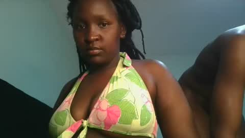 Snapshot of royal_goddes2 chatting on June 27, 5:07 pm royal_goddes2 online show from June 27, 5:07 pm