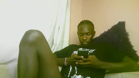 Snapshot of royalty254 chatting on April 23, 12:29 pm royalty254 online show from April 23, 12:29 pm