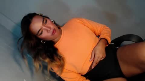 royaltymarcela6969 online show from September 16, 4:35 am