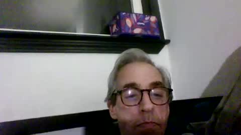 Snapshot of royboy2561 chatting on March 18, 7:33 am Roy Murrin online show from March 18, 7:33 am