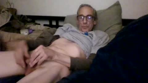 Snapshot of royboy2561 chatting on March 25, 7:03 am Roy Murrin online show from March 25, 7:03 am