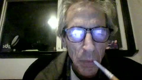 Snapshot of royboy2561 chatting on March 27, 9:32 am Roy Murrin online show from March 27, 9:32 am
