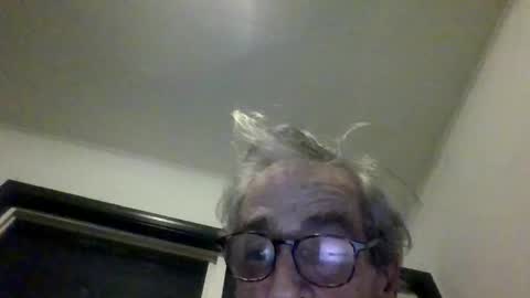 Snapshot of royboy2561 chatting on May 17, 8:01 am Roy Murrin online show from May 17, 8:01 am
