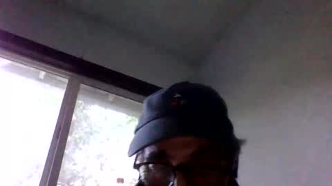 Snapshot of royboy2561 chatting on May 18, 1:13 am Roy Murrin online show from May 18, 1:13 am