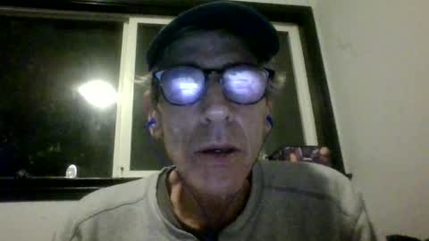 Snapshot of royboy2561 chatting on May 18, 9:26 am Roy Murrin online show from May 18, 9:26 am