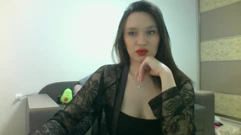 Snapshot of roza05x chatting on May 6, 10:53 am Roza05x online show from May 6, 10:53 am