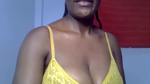 Snapshot of rozie34 chatting on February 25, 10:30 pm rozie34 online show from February 25, 10:30 pm