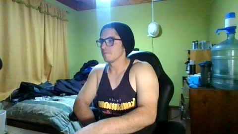 rpaulo25 online show from May 12, 4:53 am