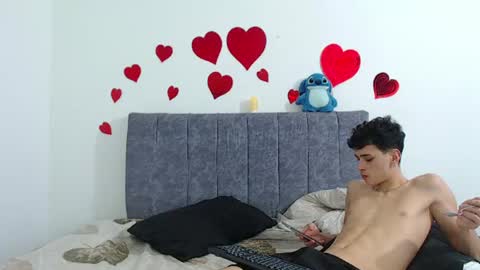 Snapshot of ruby__redd chatting on July 17, 11:09 pm Ruby and Vanie online show from July 17, 11:09 pm