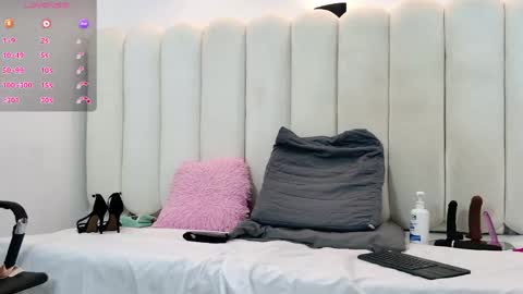 ruby_cruzz online show from April 14, 11:49 am