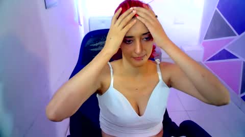 ruby_your_milf online show from January 25, 7:28 pm