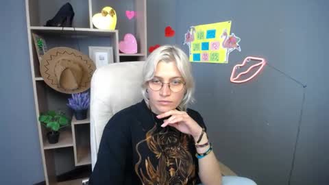 Snapshot of rubydaviss chatting on May 20, 12:00 pm Ruby online show from May 20, 12:00 pm
