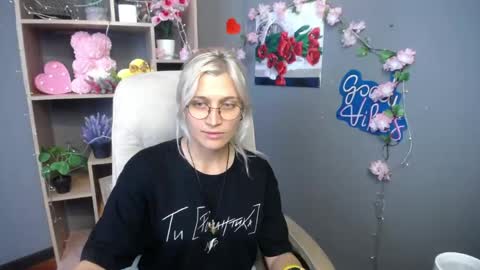 Snapshot of rubydaviss chatting on May 25, 12:11 pm Ruby online show from May 25, 12:11 pm