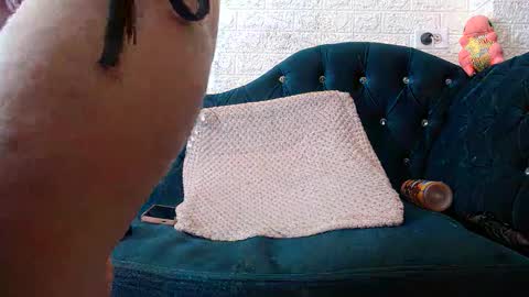 rubyemerald_ online show from February 6, 12:22 am