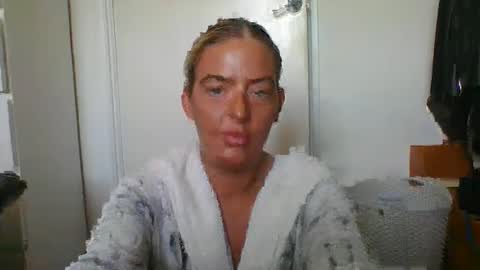 rubyredxxxoxxx online show from December 6, 9:21 am