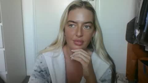 rubyredxxxoxxx online show from January 2, 12:46 pm