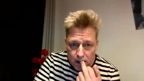 Snapshot of rudeski chatting on December 30, 8:15 pm rudeski online show from December 30, 8:15 pm