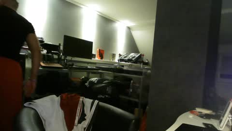 Snapshot of ruffi77 chatting on February 3, 2:36 am Chico que rico Caliente online show from February 3, 2:36 am