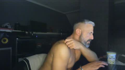 Snapshot of ruffi77 chatting on February 6, 1:16 am Chico que rico Caliente online show from February 6, 1:16 am