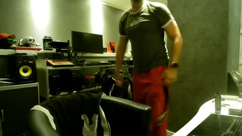 Snapshot of ruffi77 chatting on February 7, 11:34 am Chico que rico Caliente online show from February 7, 11:34 am