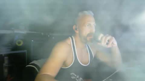 Snapshot of ruffi77 chatting on February 22, 12:38 am Chico que rico Caliente online show from February 22, 12:38 am