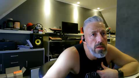 Snapshot of ruffi77 chatting on September 12, 10:59 am Chico que rico Caliente online show from September 12, 10:59 am