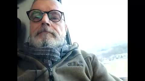 Snapshot of ruk_ri913mn chatting on January 3, 12:41 pm Jimi online show from January 3, 12:41 pm