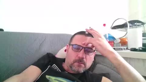 rul3ssuck online show from December 19, 8:10 am