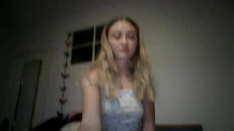 Izzy online show from July 23, 9:13 pm
