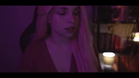 Snapshot of running_with_the_wolves chatting on March 1, 10:53 pm Elena online show from March 1, 10:53 pm