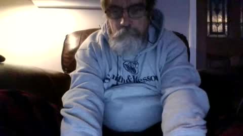 Snapshot of runningaround60 chatting on December 20, 2:51 am runningaround60 online show from December 20, 2:51 am