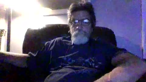 Snapshot of runningaround60 chatting on May 30, 2:19 am runningaround60 online show from May 30, 2:19 am