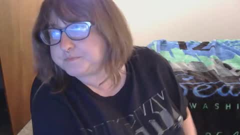 runny_eggs online show from May 24, 3:33 am