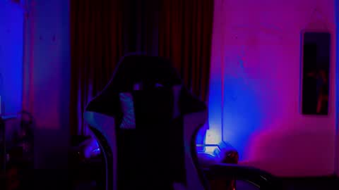 Snapshot of russ_skyxx chatting on February 8, 12:28 pm russ_skyxx online show from February 8, 12:28 pm