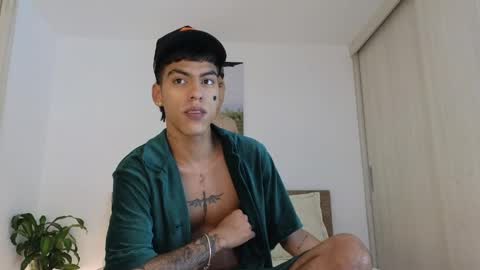  R U S S E L L  online show from April 7, 2:56 am