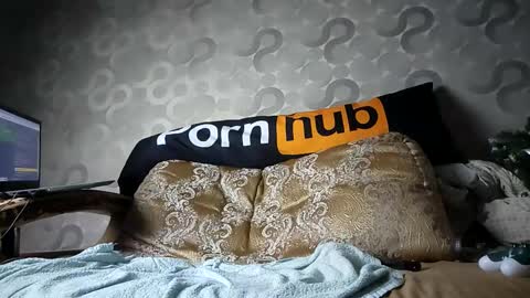 Snapshot of russianbear1917 chatting on December 28, 2:11 am Mike online show from December 28, 2:11 am