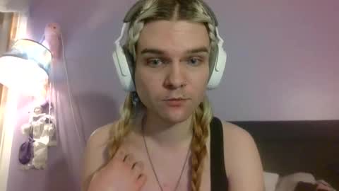 Snapshot of russiansleepexperiment chatting on November 8, 12:22 am jvnko deathwish online show from November 8, 12:22 am