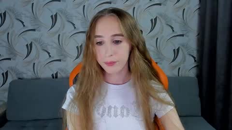 Snapshot of rut___willis chatting on December 8, 11:08 pm MiR online show from December 8, 11:08 pm