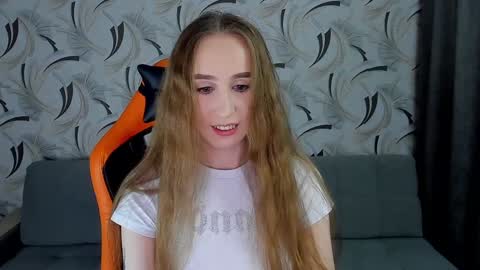 Snapshot of rut___willis chatting on December 9, 2:13 am MiR online show from December 9, 2:13 am